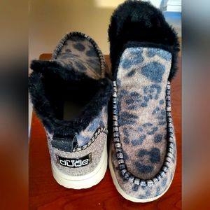 Hey Dude women's Denny shoes Leo Beige Size 10